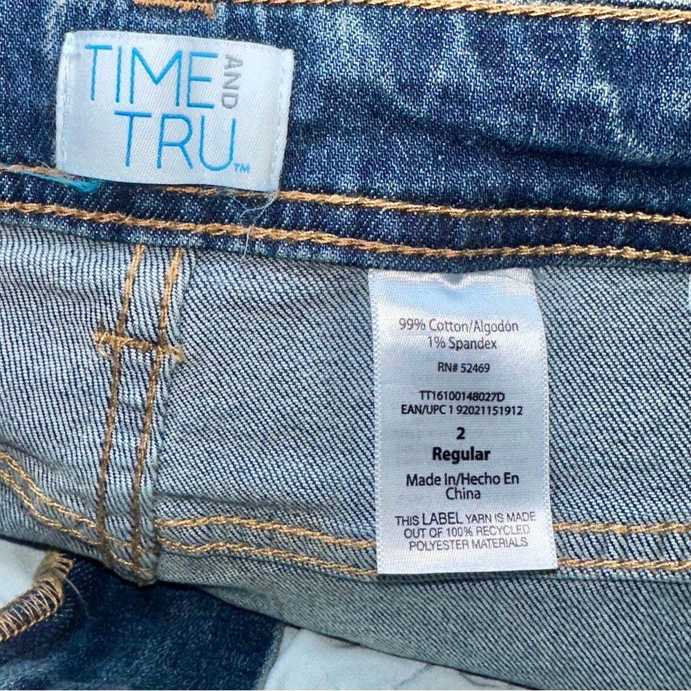 ✨BNWT Time and Tru relaxed boyfriend cropped jeans✨ - Picture 6 of 9